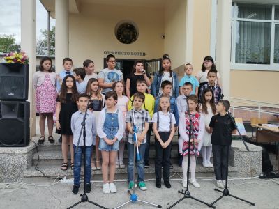 24 май Ден на българската просвета и култура и славянската писменост 1